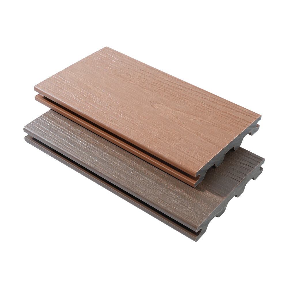 Decking in WPC solido a forma di M